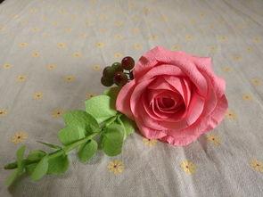 怎么用纸做玫瑰花视频,用纸制作逼真纸玫瑰花