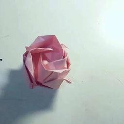 怎么用纸做玫瑰花视频,用纸制作逼真纸玫瑰花
